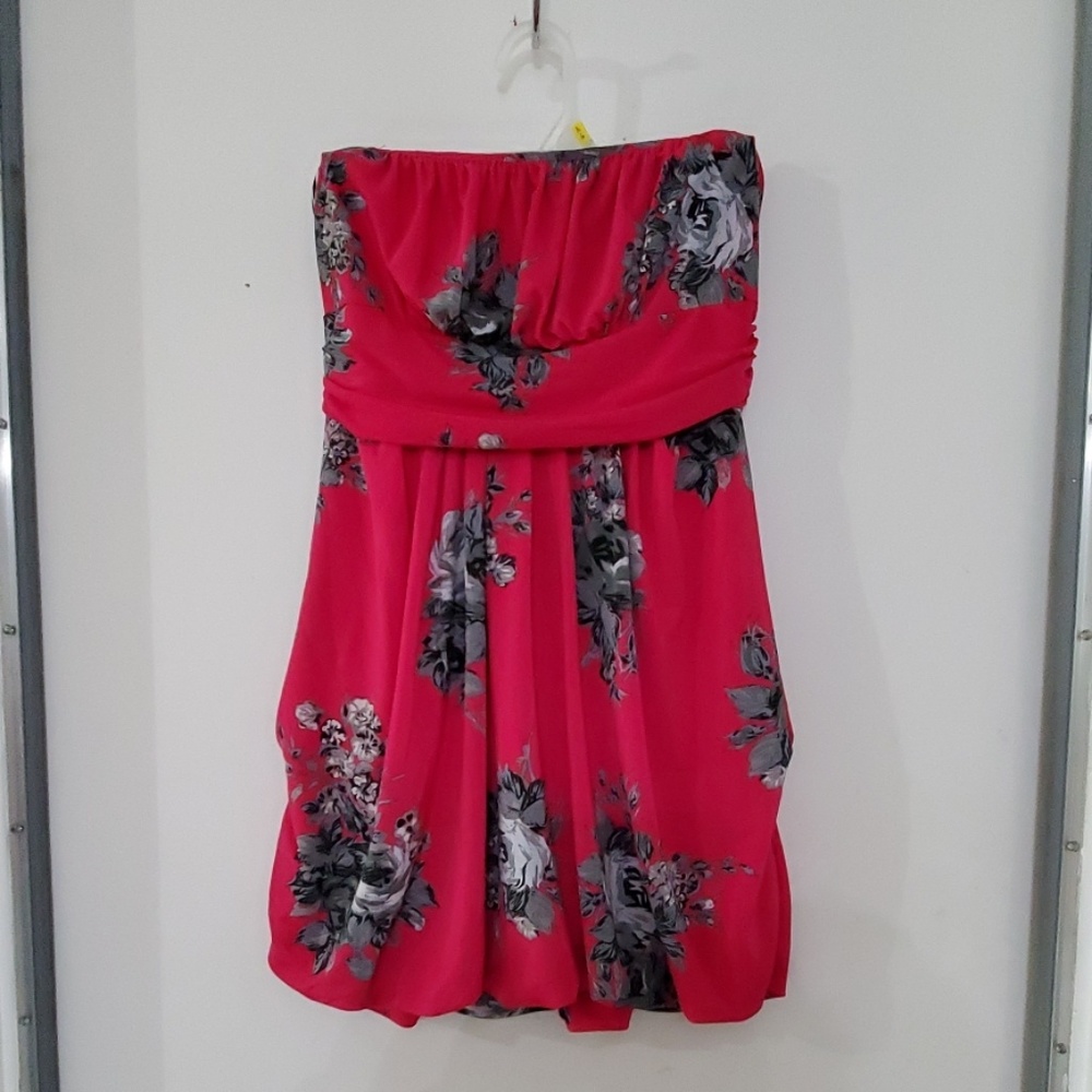 Crimson and Gray Floral Sleeveless Top